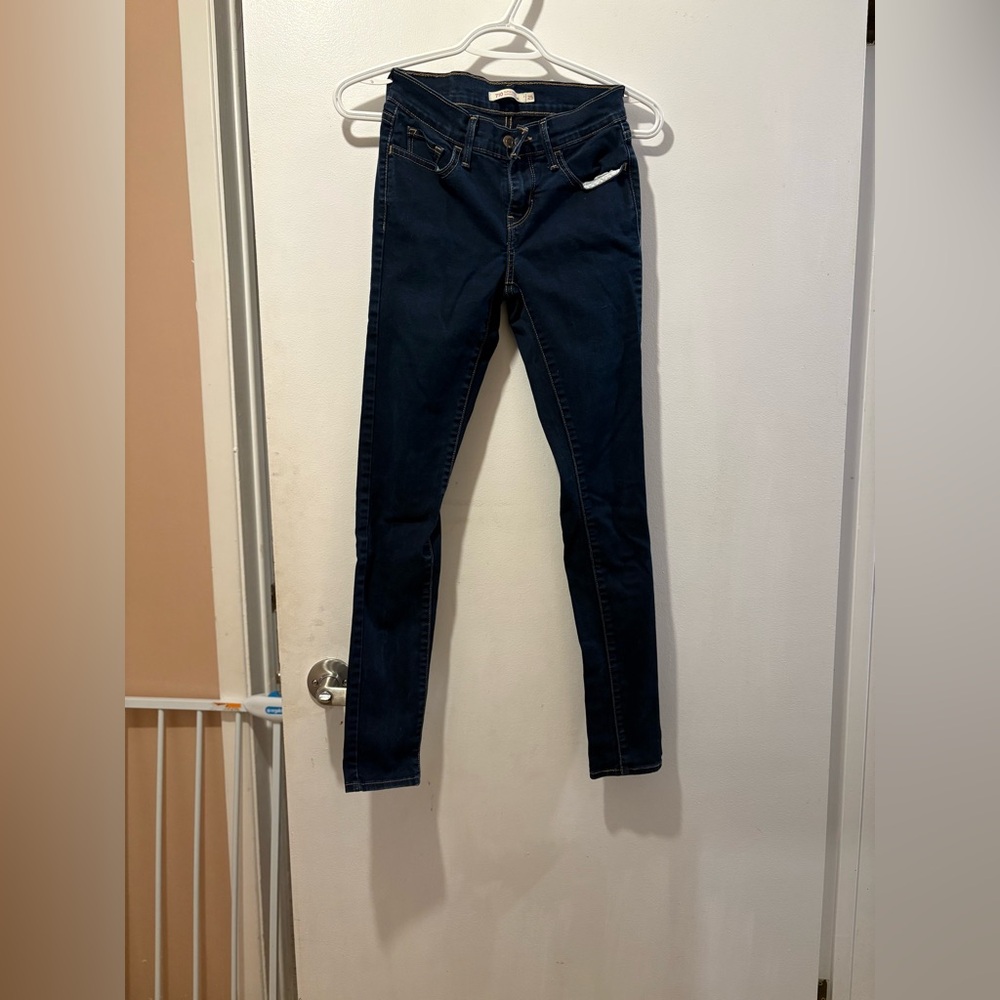 Dark Wash Levi’s Women's Blue Jeans